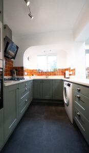 Belsay Smooth - Veale - Reed Green & Porcelain