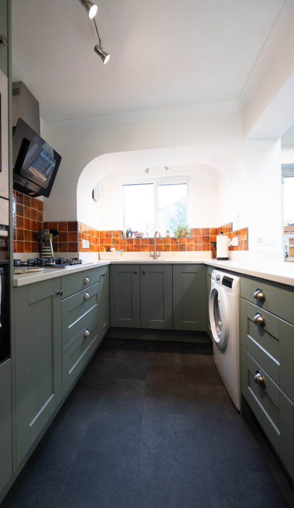 Belsay Smooth - Veale - Reed Green & Porcelain