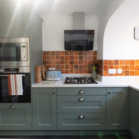 Belsay Smooth - Veale - Reed Green & Porcelain