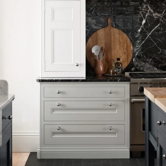 Half Pencil & Scalloped in Graphite & White