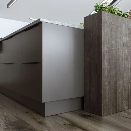 Rezana in Carbon Oak, Ferro Iron