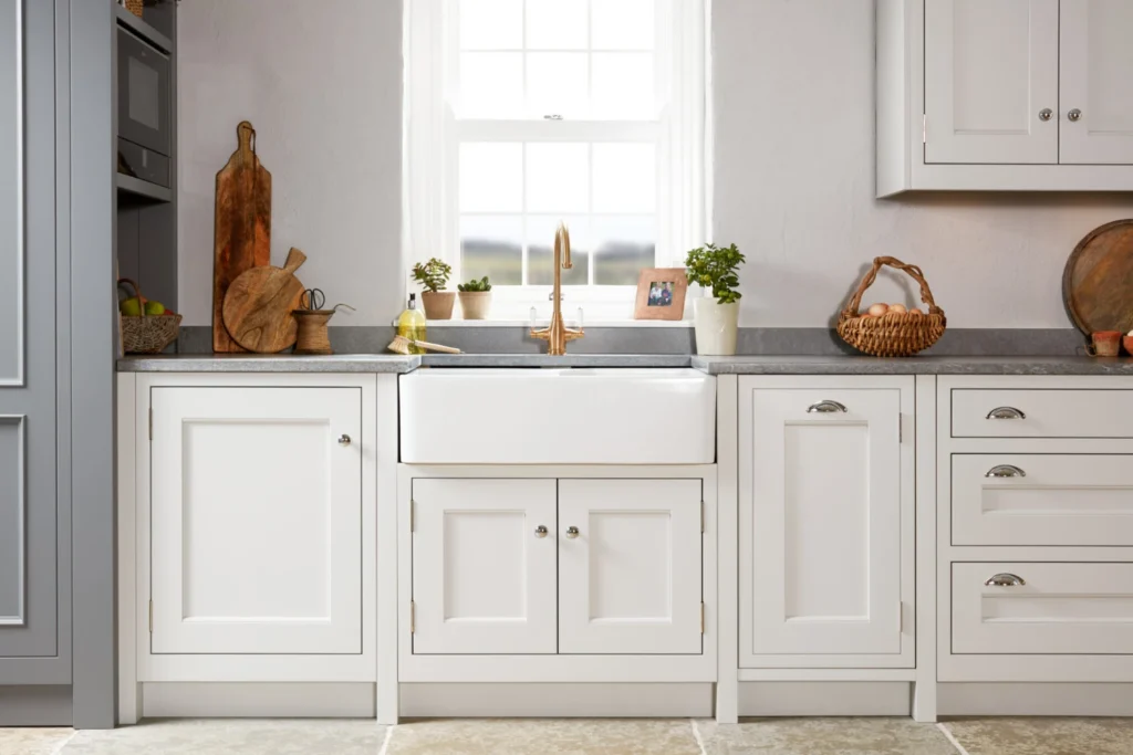 Quarter Round in Dove Grey